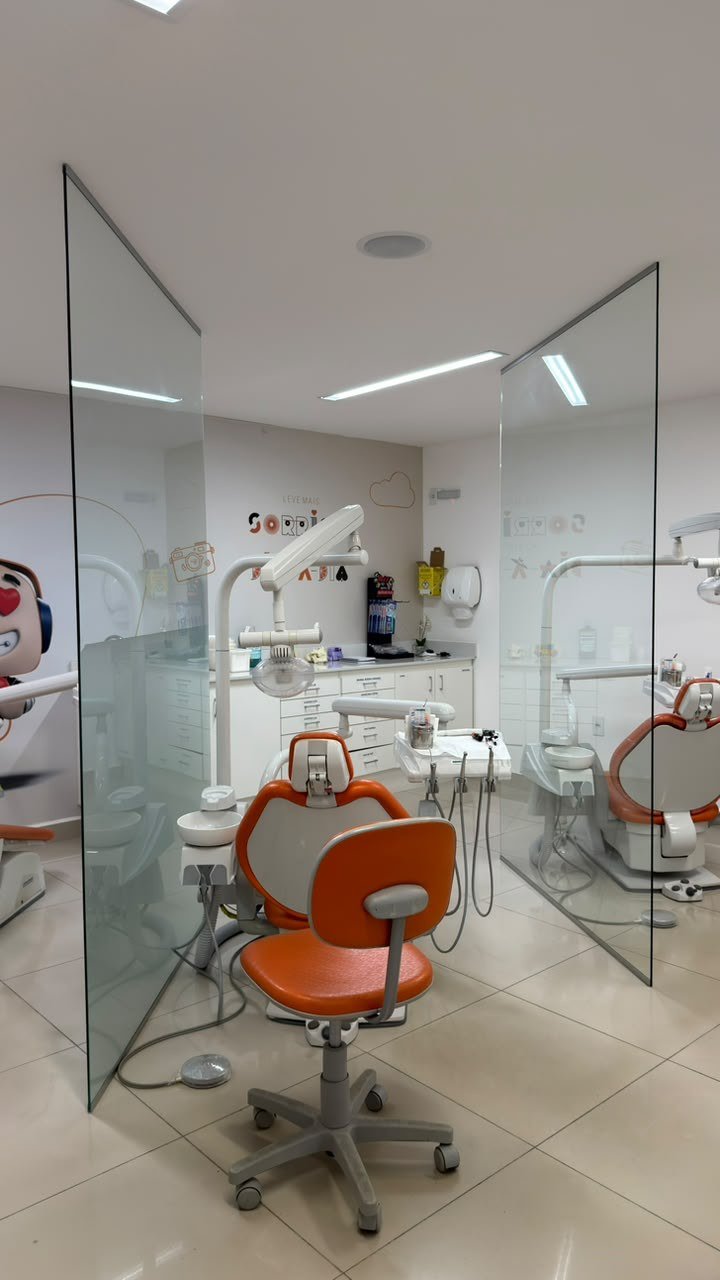 Cadeira odontológica em box individual da Orthopride Itaperuna